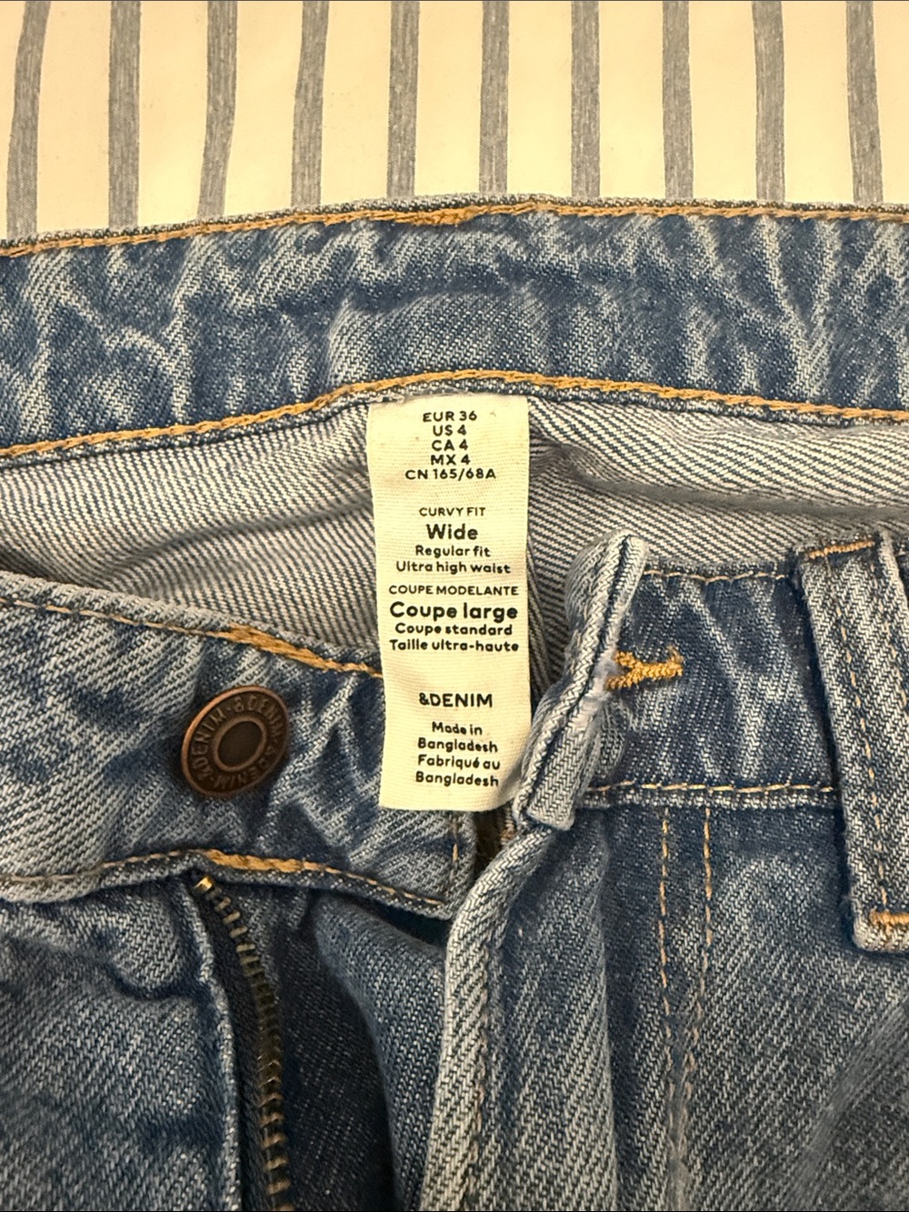 Divided Curvy Fit Wide Ultra High Jeans - Picture 3 of 3